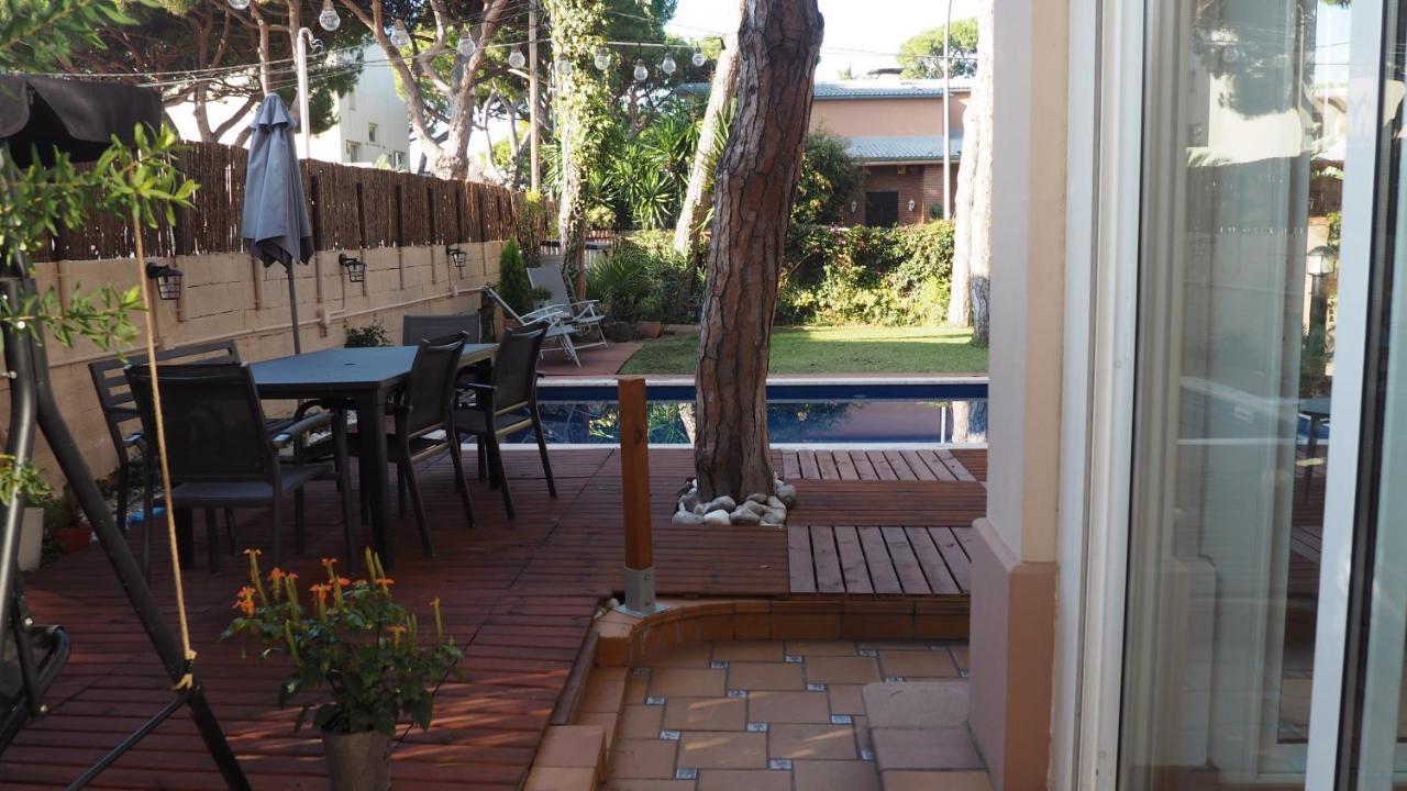Villa Bella Estanca Castelldefels Bagian luar foto
