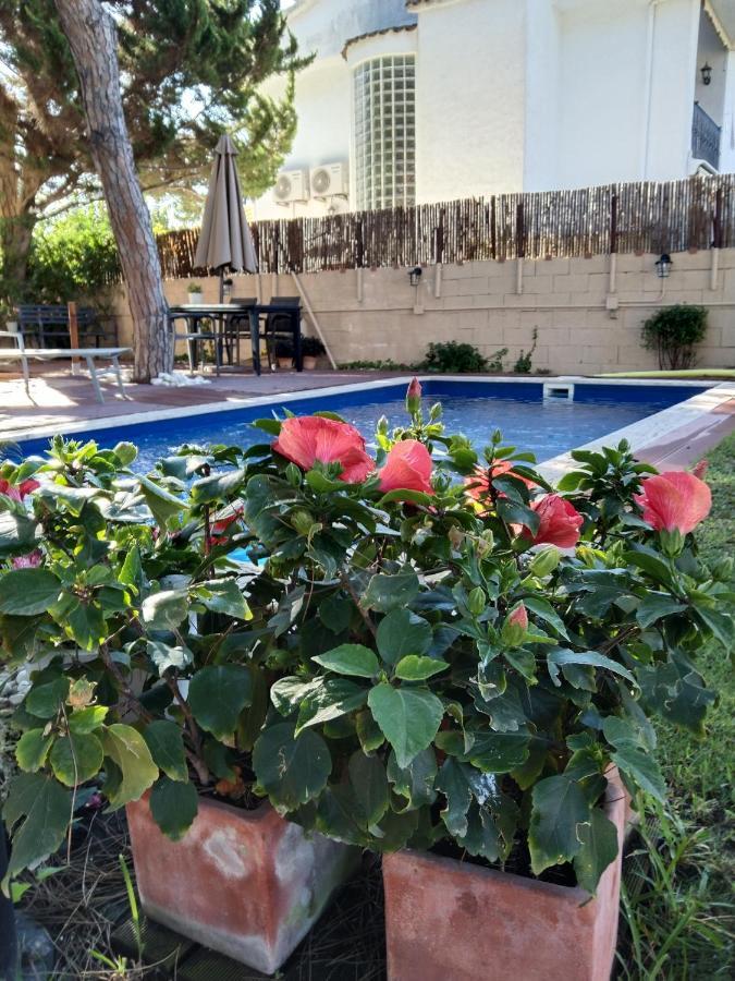 Villa Bella Estanca Castelldefels Bagian luar foto
