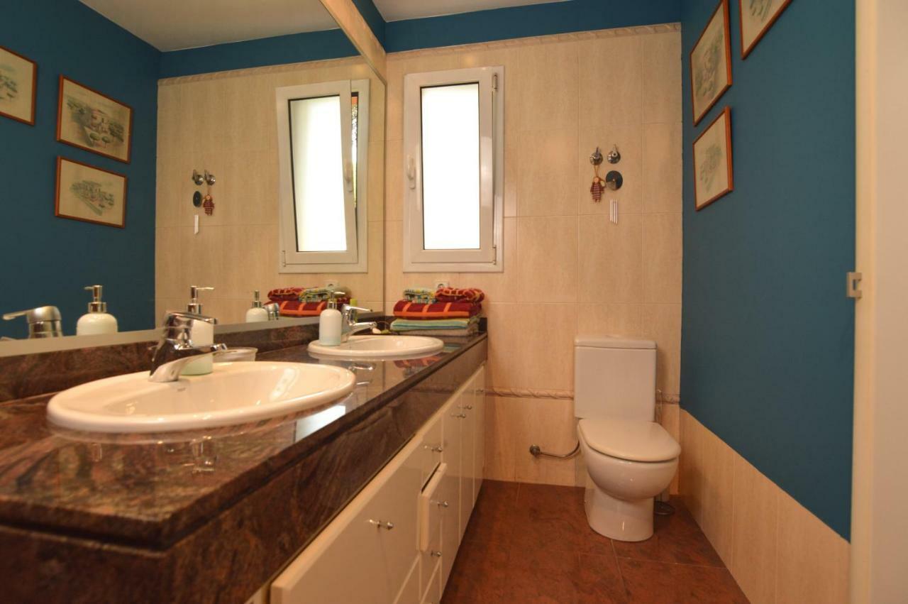 Villa Bella Estanca Castelldefels Bagian luar foto